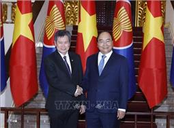 Thủ tướng Nguyễn Xuân Phúc tiếp Tổng Thư ký ASEAN Lim Jock Hoi